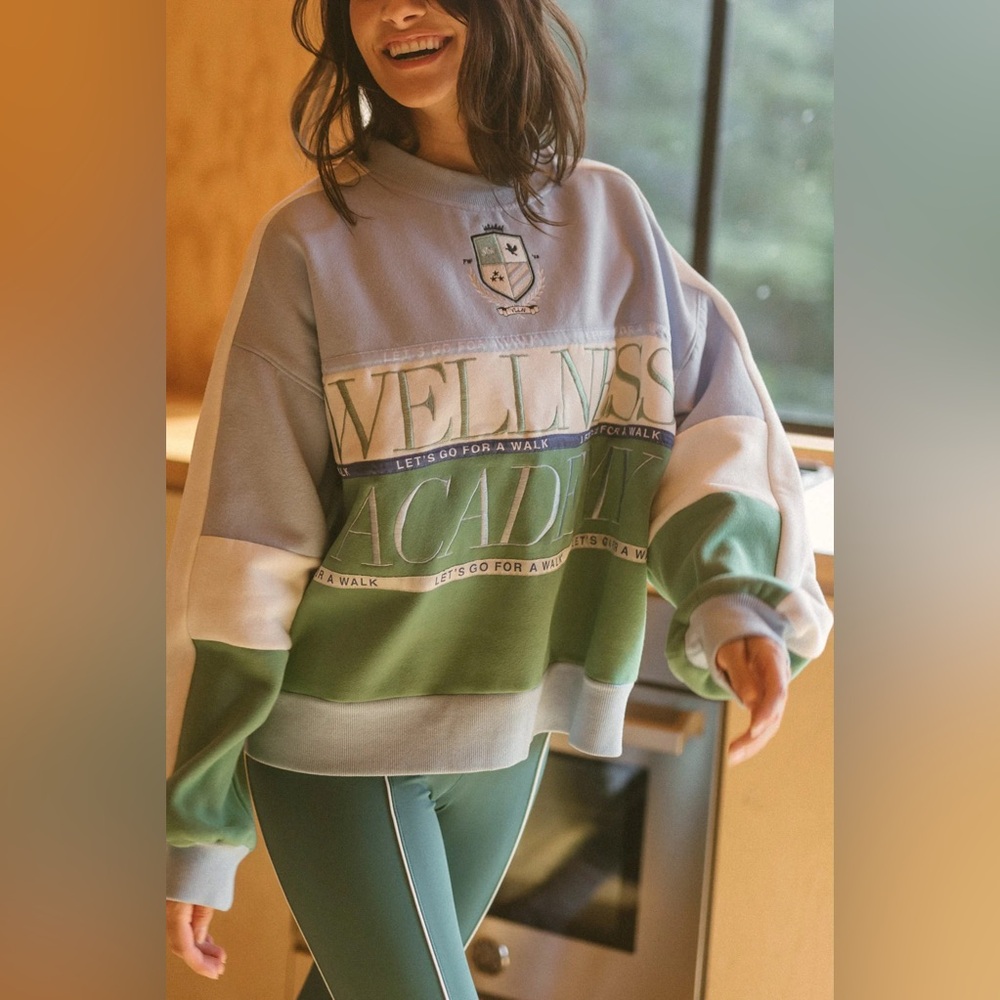 YLLW VARSITY WELLNESS ACADEMY OVERSIZED SWEATSHIRT yellow the label PULLOVER